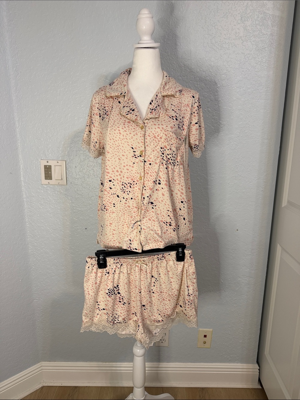 Thalia Sodi Pastel Pink and Navy Leopard Print Pajama Set